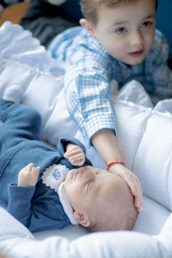 Sesiones Newborn a domicilio - Imagen 2